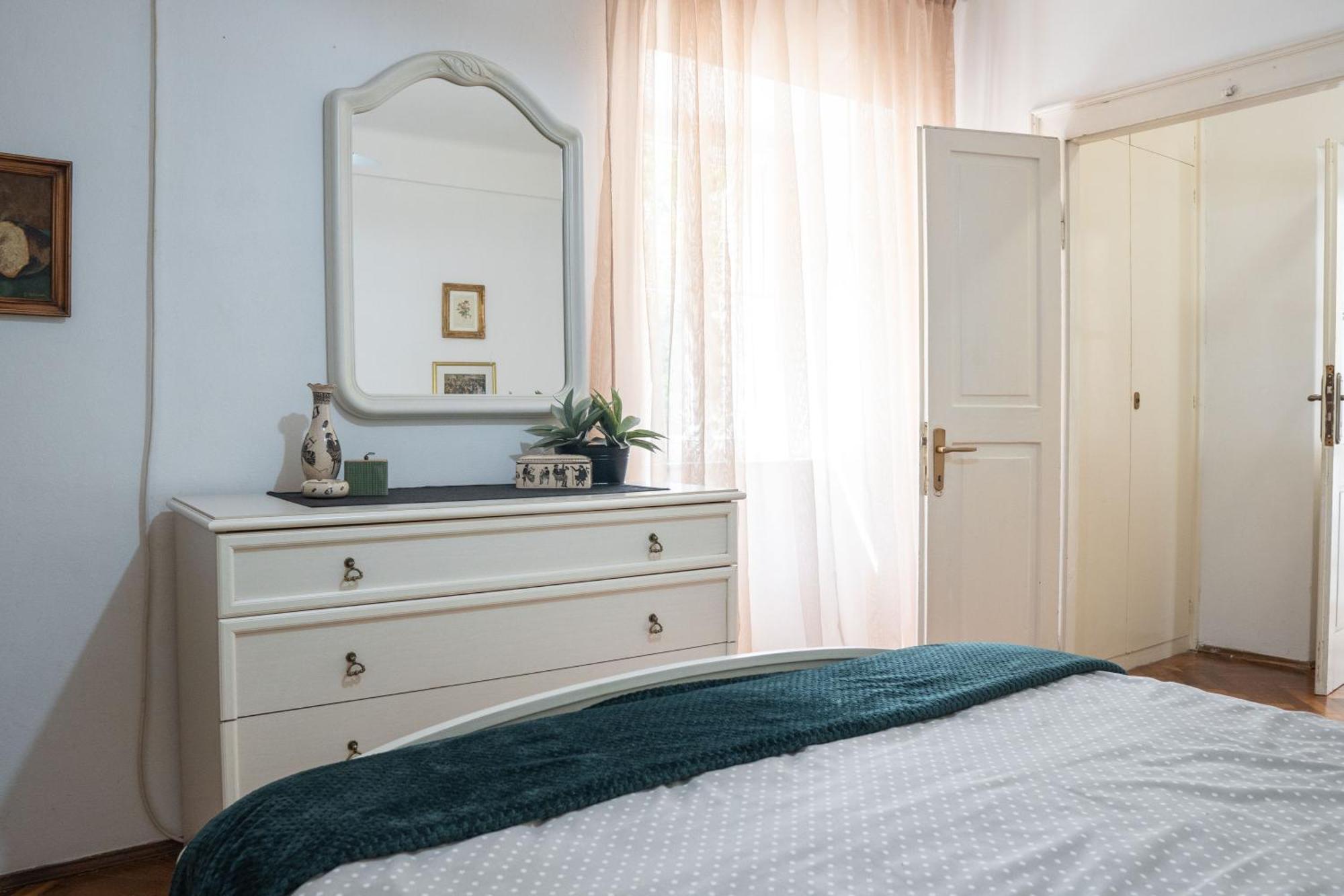 M&B Apartment โกตอร์ ภายนอก รูปภาพ