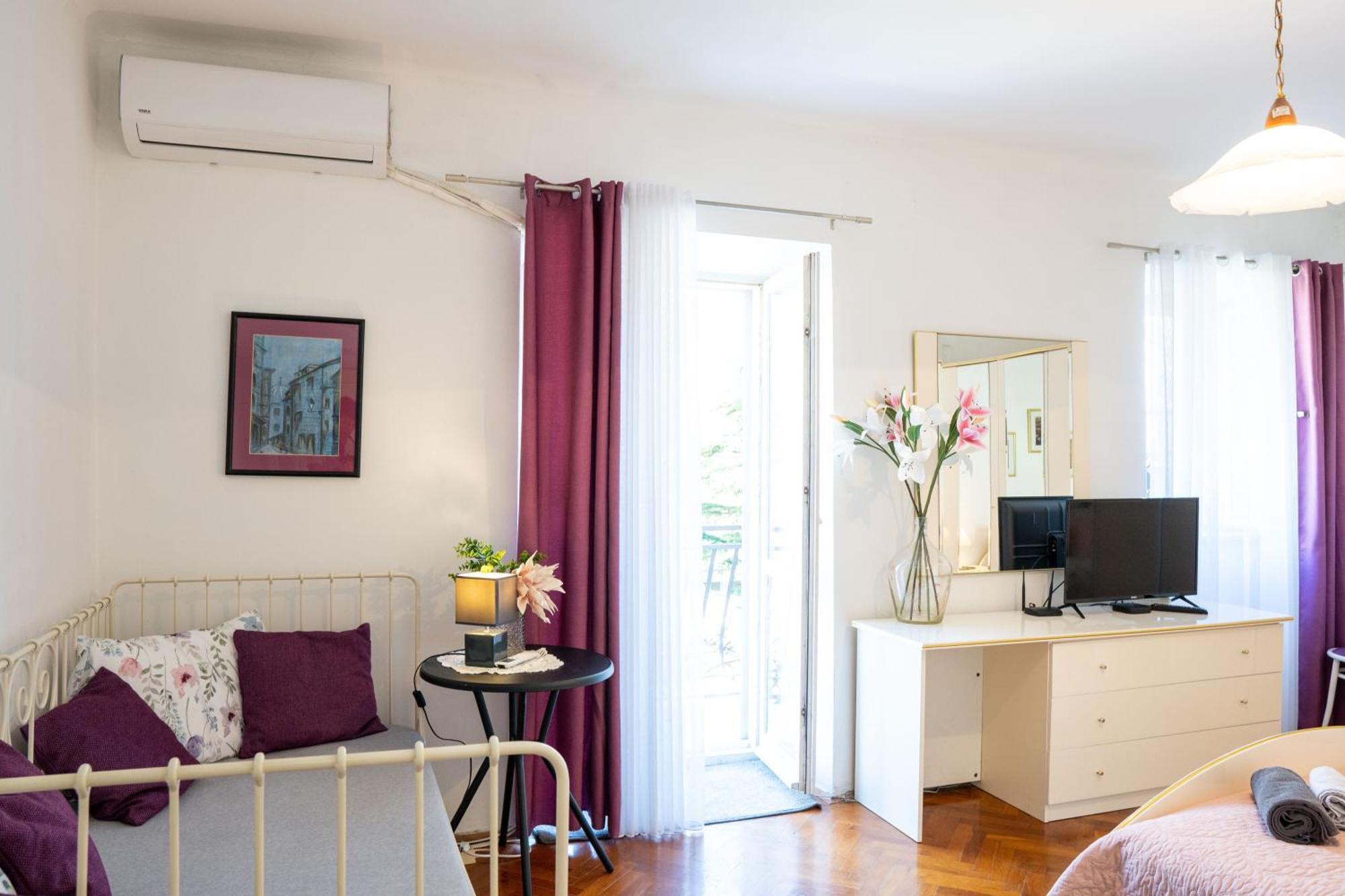 M&B Apartment โกตอร์ ภายนอก รูปภาพ